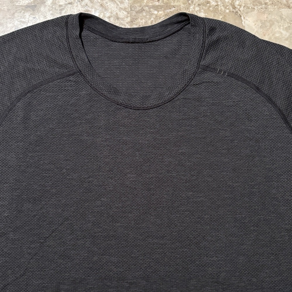 Lululemon Shirt Mens Large Black Metal Vent Tech Short Sleeve Gym Performance